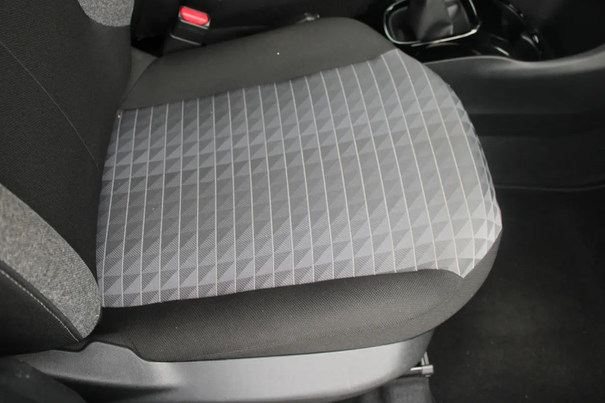 1.0 e-VTi Allure | Navi by app | Camera | Climate control | All season | Extra geinte ramen | Lichtmetaal |