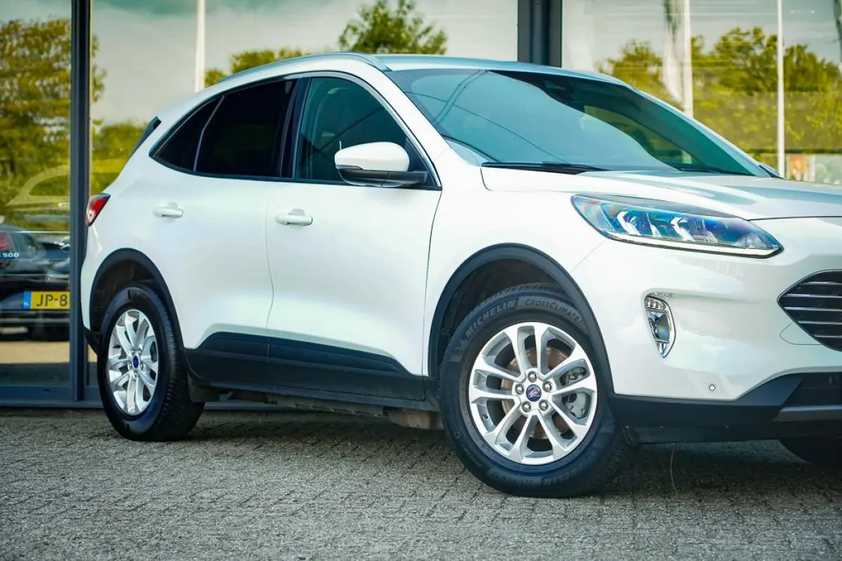 2.5 PHEV Titanium / Afneembare trekhaak / Privacy Glass / Stoelverwarming / Incl BTW