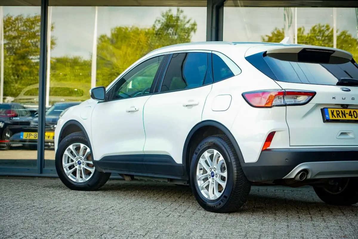 2.5 PHEV Titanium / Afneembare trekhaak / Privacy Glass / Stoelverwarming / Incl BTW