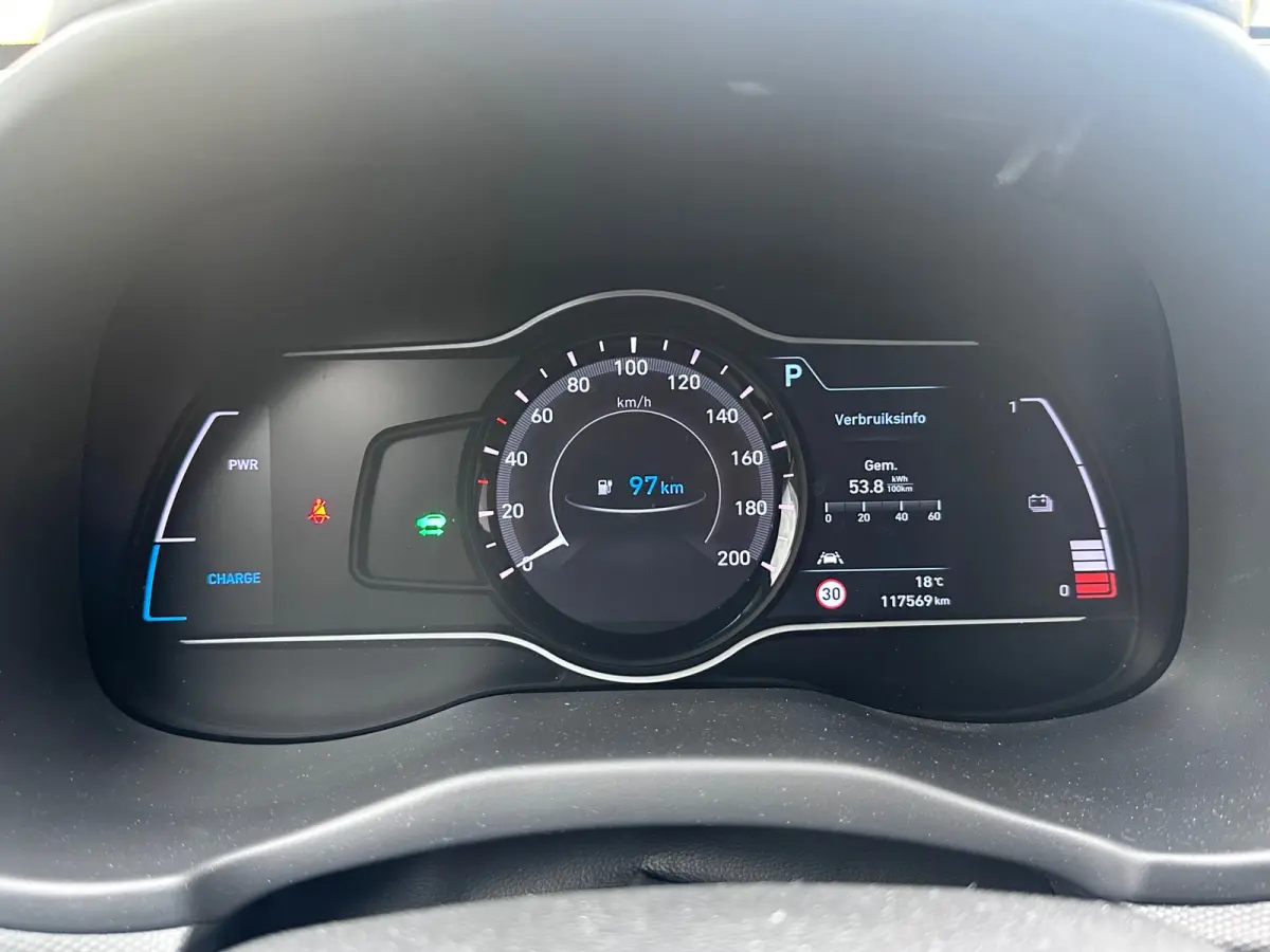 EV Premium 64 kWh SOH 100% TREKHAAK FASE 3 HEAD-UP LEER EL STOELEN
