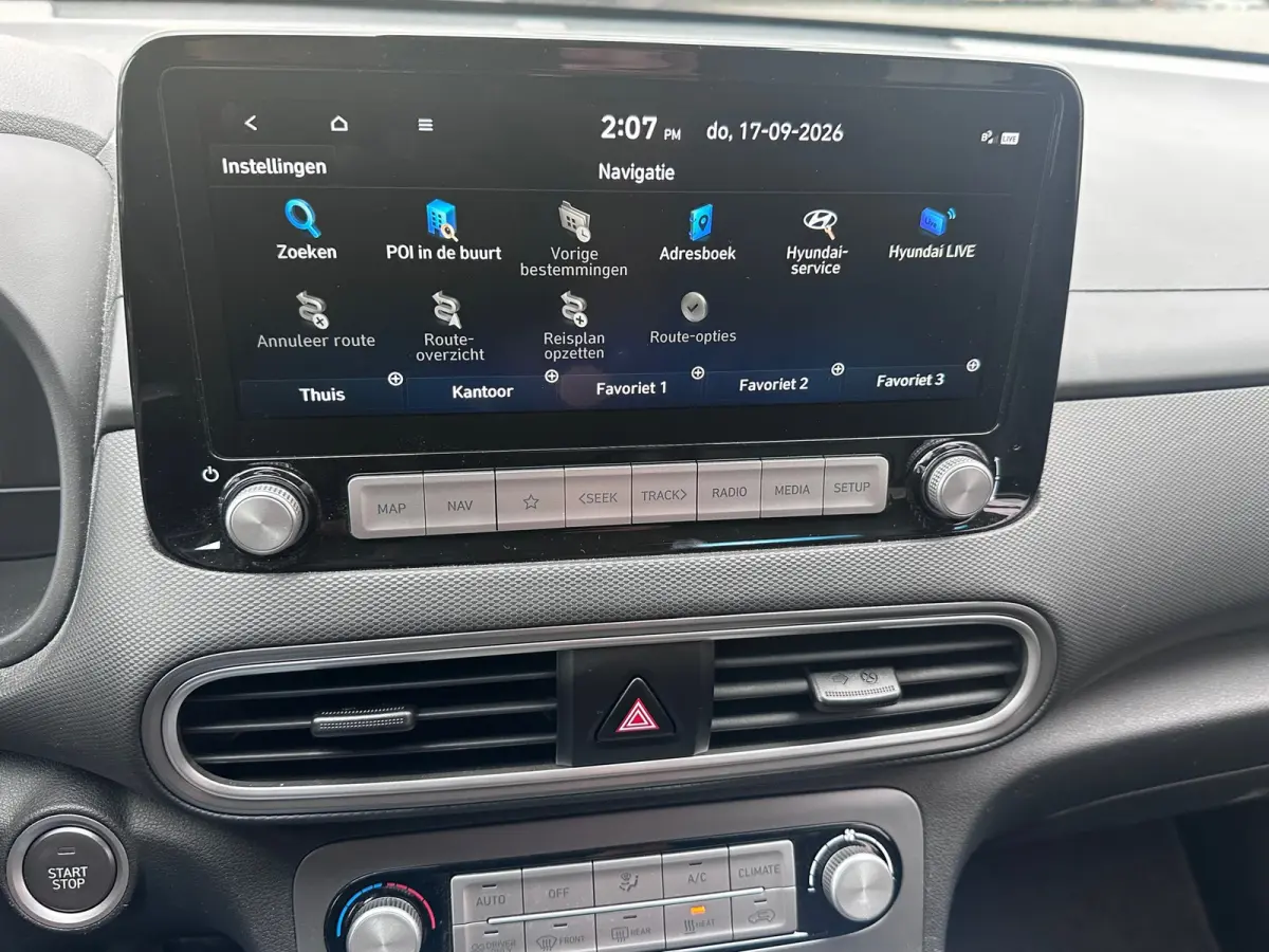 EV Premium 64 kWh SOH 100% TREKHAAK FASE 3 HEAD-UP LEER EL STOELEN