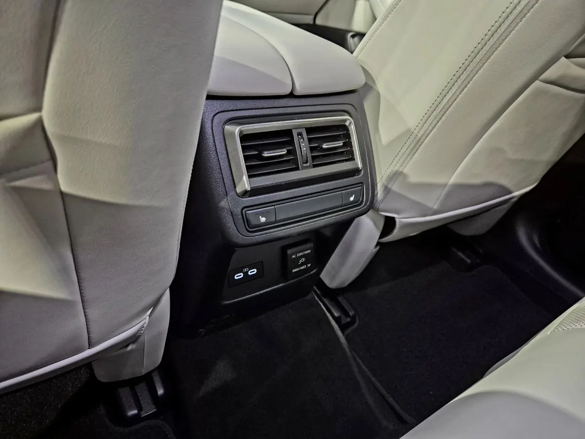 2.5 e-SkyActiv PHEV Takumi Bose | HUD | el Trekhaak | 360 Camera | Leder