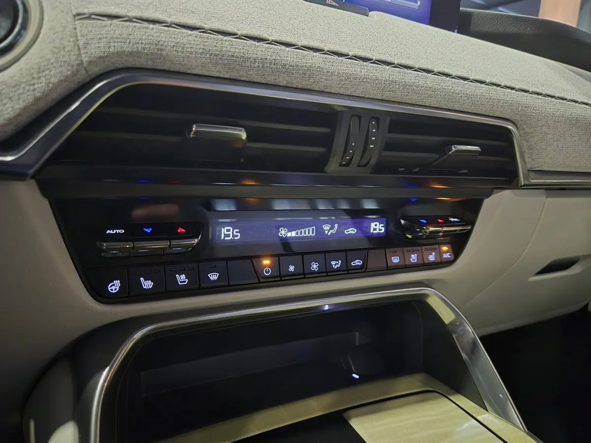 2.5 e-SkyActiv PHEV Takumi Bose | HUD | el Trekhaak | 360 Camera | Leder