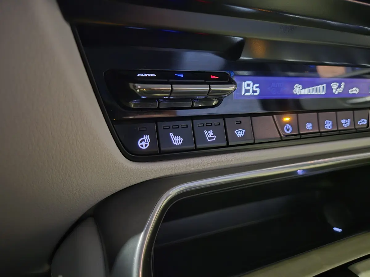 2.5 e-SkyActiv PHEV Takumi Bose | HUD | el Trekhaak | 360 Camera | Leder