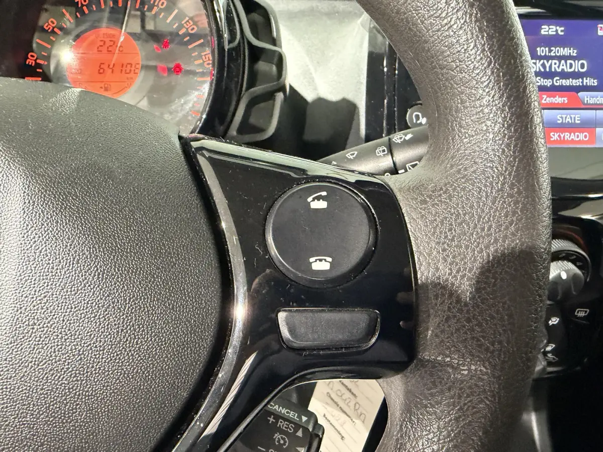 1.0 VTi Feel | Camera | Apple carplay & Android Auto | BOM VOL!