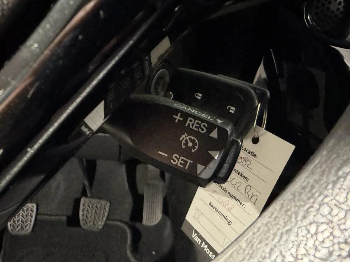 1.0 VTi Feel | Camera | Apple carplay & Android Auto | BOM VOL!