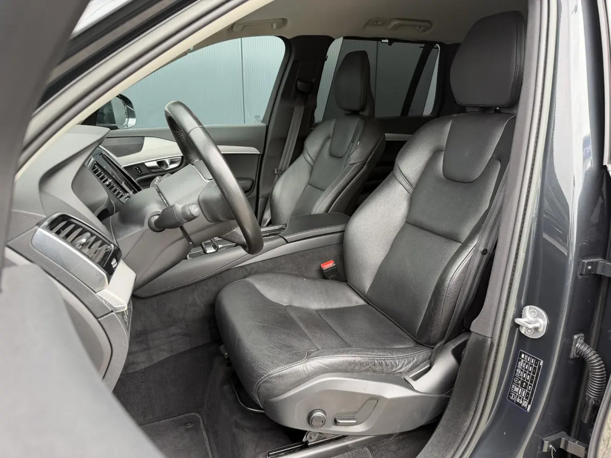 2.0 T8 Recharge AWD Inscription Expression 19"/Leder/Trekhaak/Standkachel/Harman Kardon/Camera/Full LED/Apple Carplay & Android Auto/Keyless/Adaptieve cruise