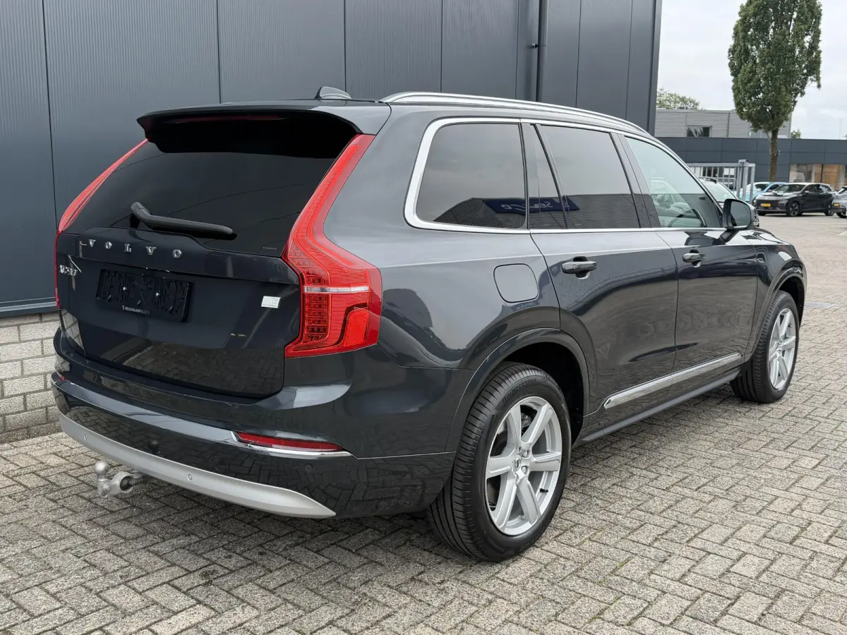 2.0 T8 Recharge AWD Inscription Expression 19"/Leder/Trekhaak/Standkachel/Harman Kardon/Camera/Full LED/Apple Carplay & Android Auto/Keyless/Adaptieve cruise