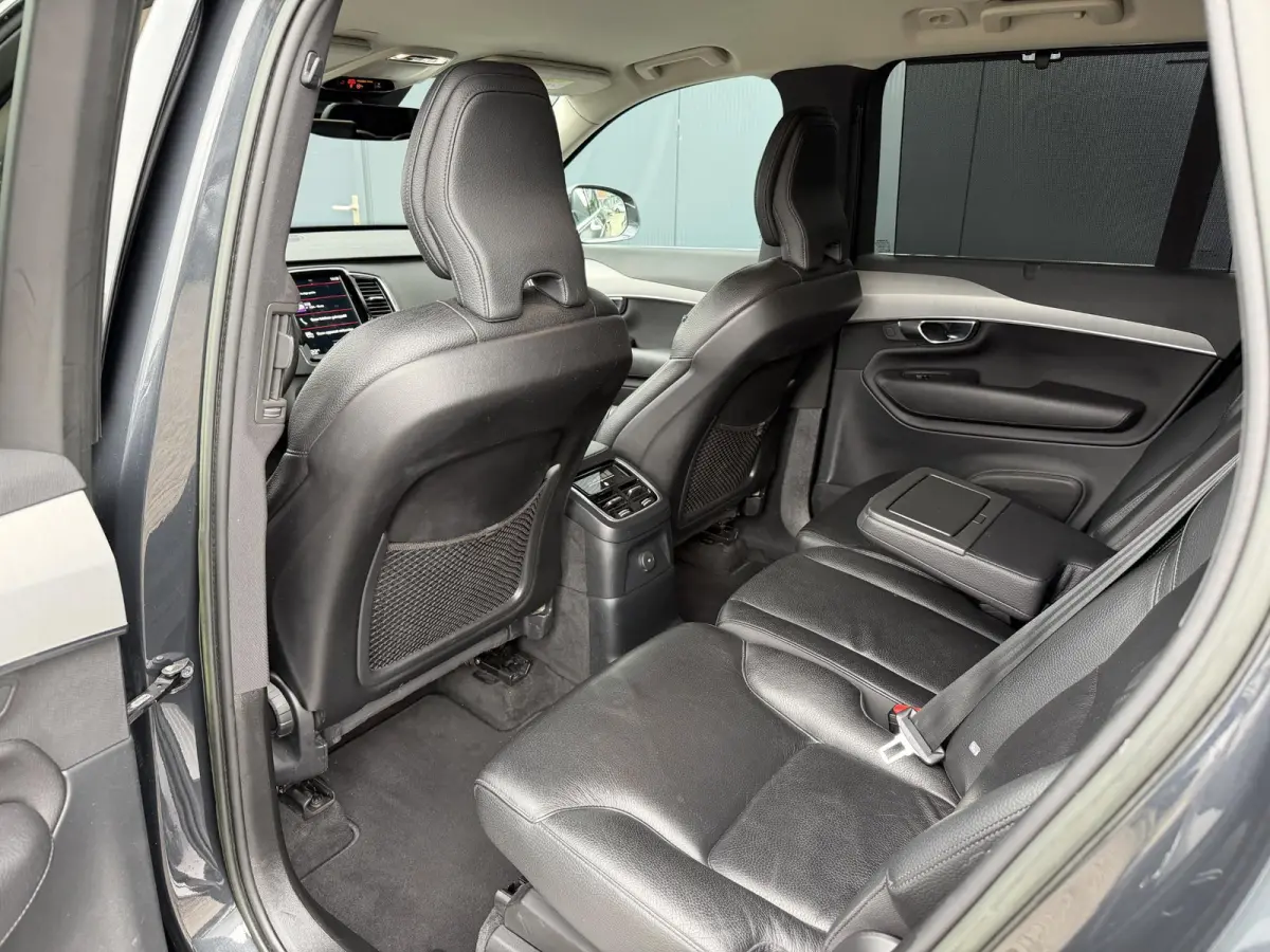2.0 T8 Recharge AWD Inscription Expression 19"/Leder/Trekhaak/Standkachel/Harman Kardon/Camera/Full LED/Apple Carplay & Android Auto/Keyless/Adaptieve cruise