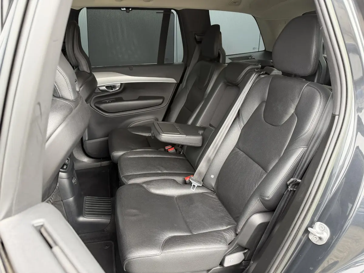 2.0 T8 Recharge AWD Inscription Expression 19"/Leder/Trekhaak/Standkachel/Harman Kardon/Camera/Full LED/Apple Carplay & Android Auto/Keyless/Adaptieve cruise