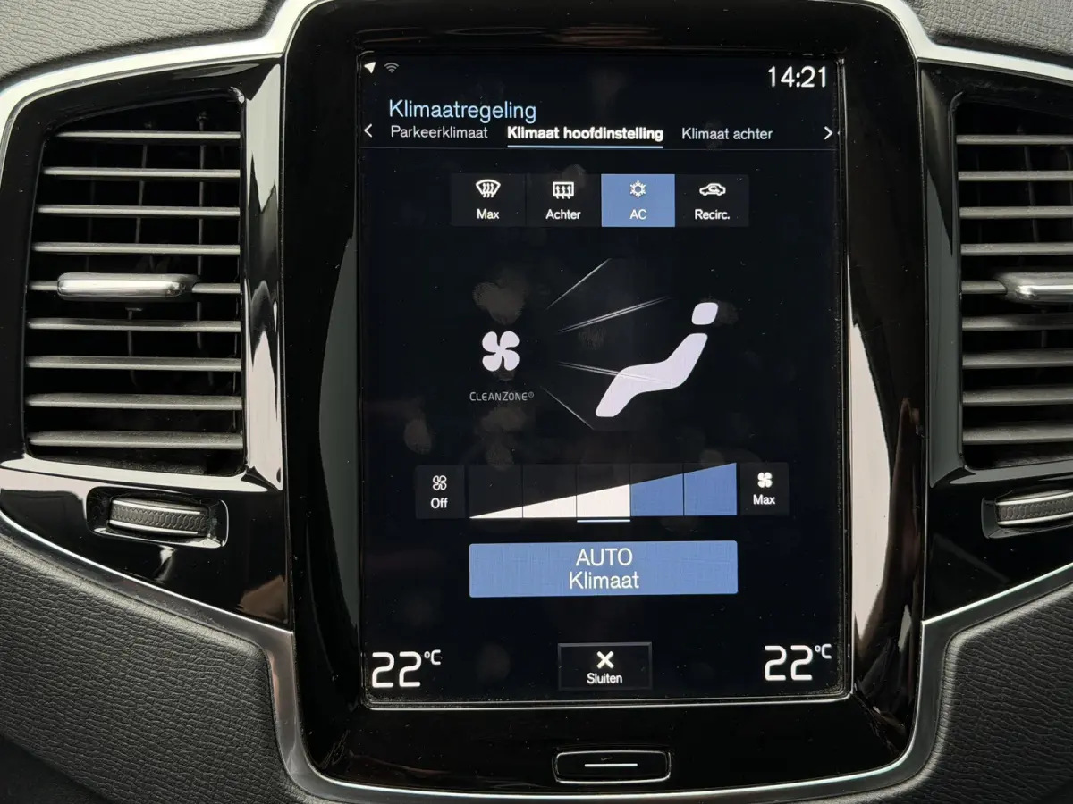 2.0 T8 Recharge AWD Inscription Expression 19"/Leder/Trekhaak/Standkachel/Harman Kardon/Camera/Full LED/Apple Carplay & Android Auto/Keyless/Adaptieve cruise