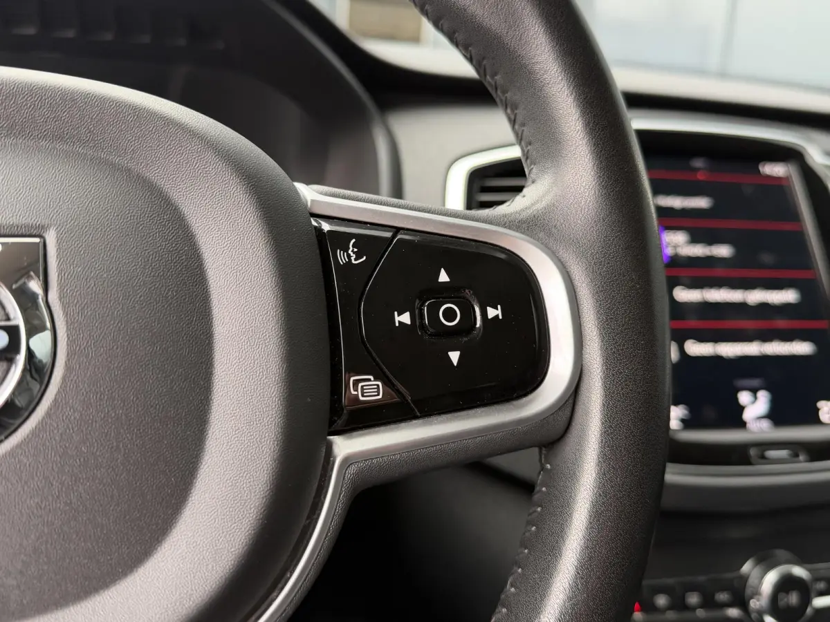2.0 T8 Recharge AWD Inscription Expression 19"/Leder/Trekhaak/Standkachel/Harman Kardon/Camera/Full LED/Apple Carplay & Android Auto/Keyless/Adaptieve cruise