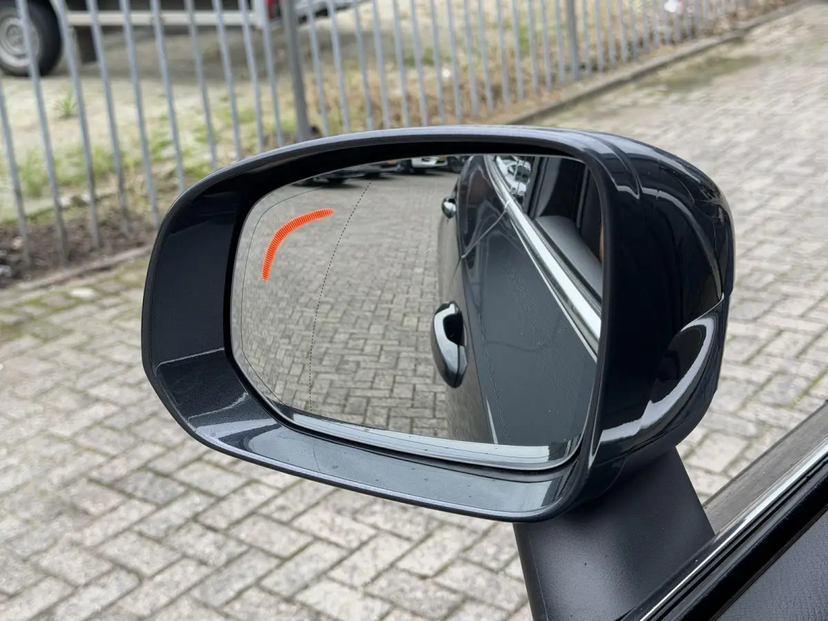 2.0 T8 Recharge AWD Inscription Expression 19"/Leder/Trekhaak/Standkachel/Harman Kardon/Camera/Full LED/Apple Carplay & Android Auto/Keyless/Adaptieve cruise