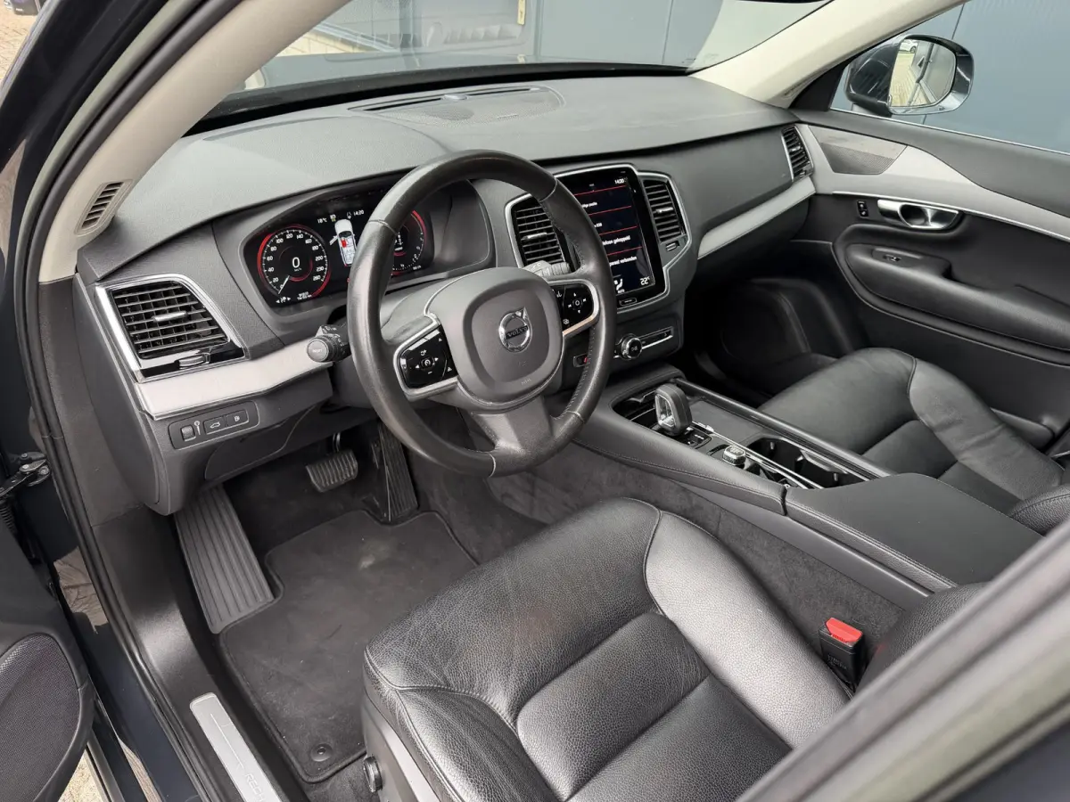 2.0 T8 Recharge AWD Inscription Expression 19"/Leder/Trekhaak/Standkachel/Harman Kardon/Camera/Full LED/Apple Carplay & Android Auto/Keyless/Adaptieve cruise