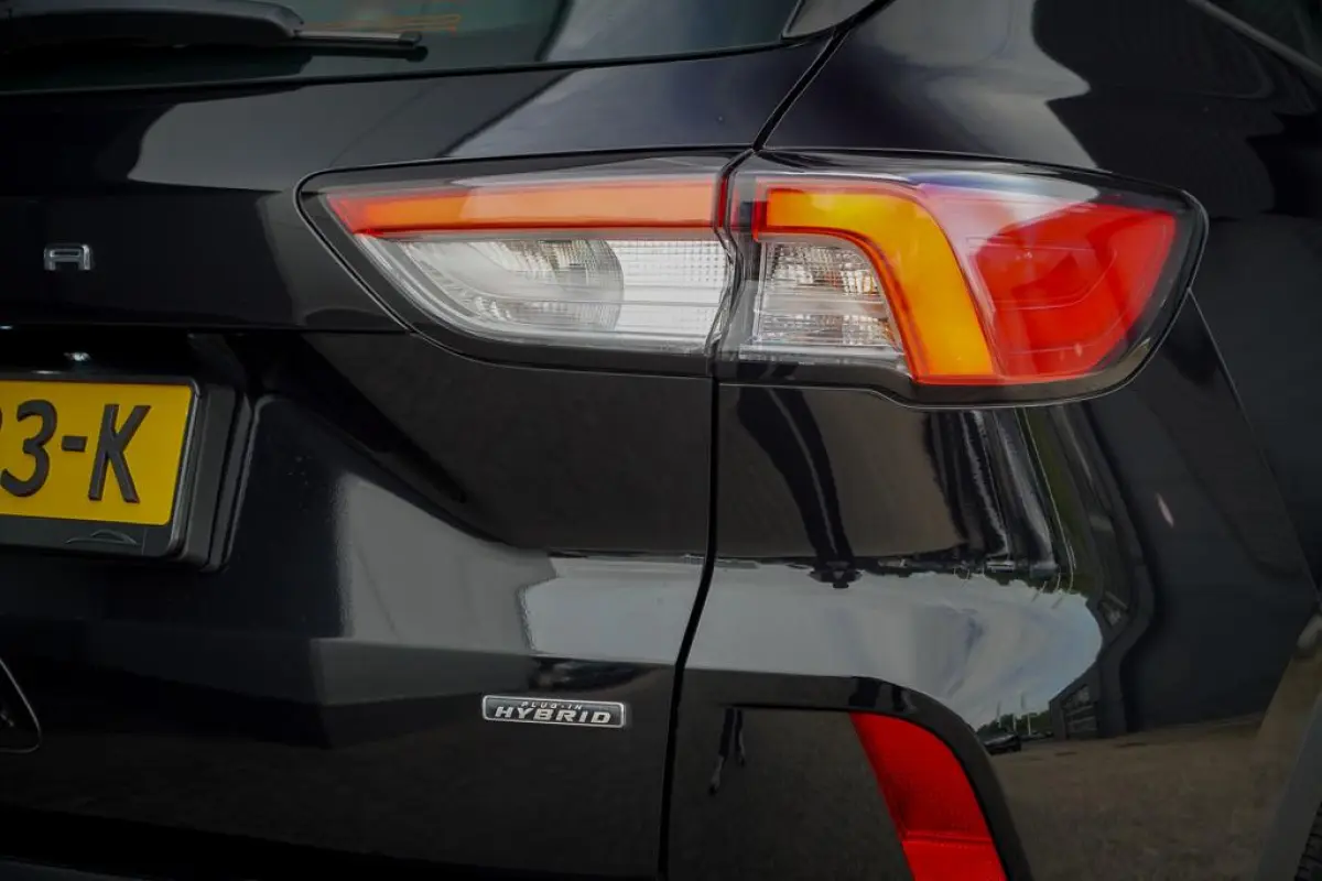2.5 PHEV Titanium / Winter Pack / Zwart Metallic / Incl BTW