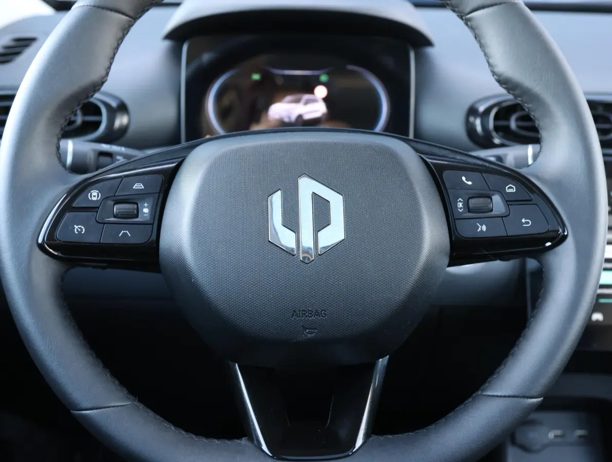 Design 37.3 kWh 1e Eigenaar | ACCU 100% | Keyless | Camera | 15" LMV