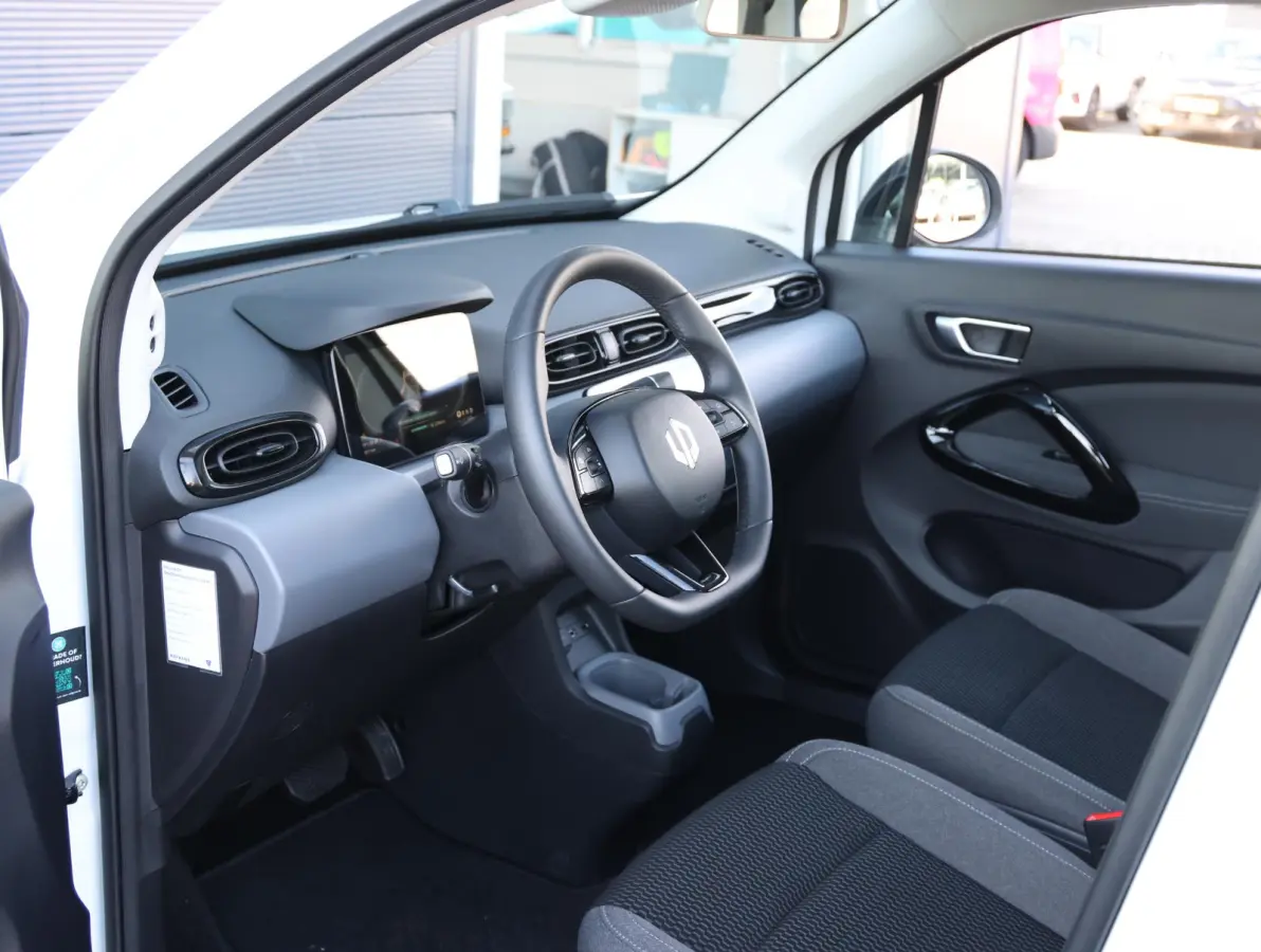 Design 37.3 kWh 1e Eigenaar | ACCU 100% | Keyless | Camera | 15" LMV