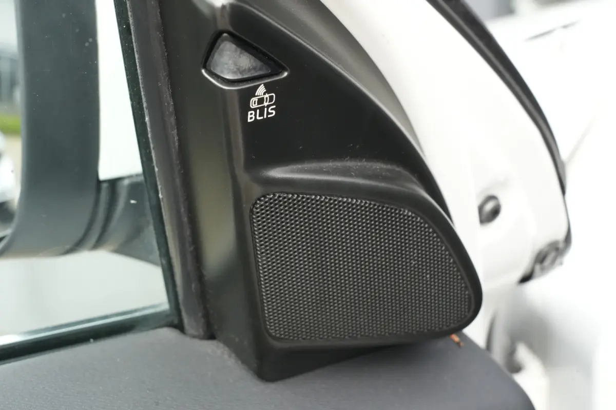 2.0 D3 FWD Summum | 150PK | Pano | Leder | Camera | Trekhaak Deze Volvo XC60 D3 Summum is een bijzonder complete en comfortabele SUV waarin de kenmerkende Scandinavische kwaliteit van Volvo 