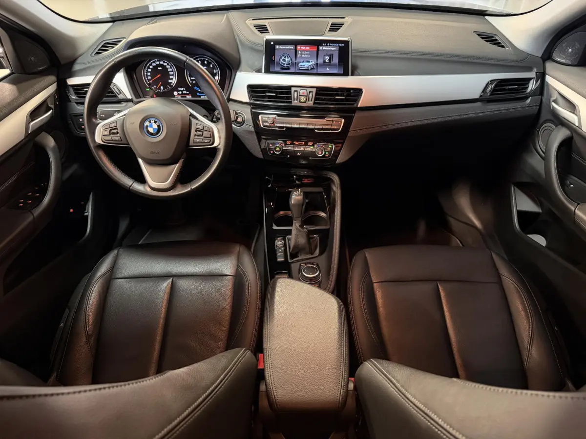 xDrive25e 18"/SOH 92%/Leder/Harman Kardon/Camera/Apple Carplay & Android Auto
