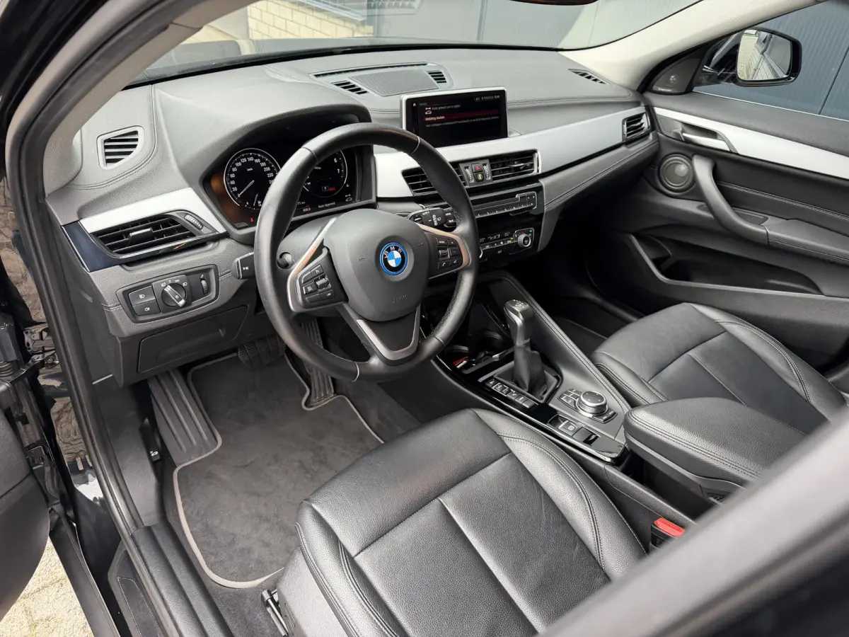 xDrive25e 18"/Leder/Harman Kardon/Camera/Apple Carplay & Android Auto