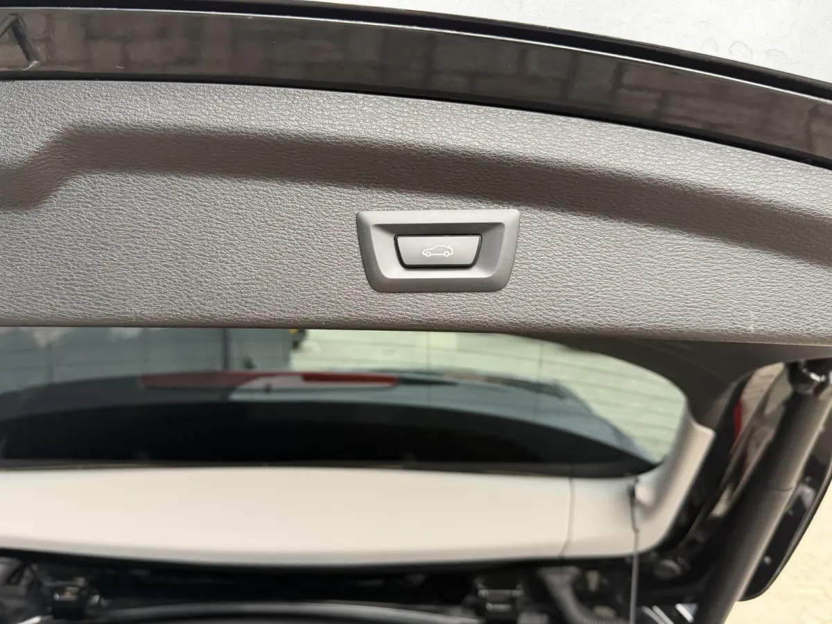 xDrive25e 18"/Leder/Harman Kardon/Camera/Apple Carplay & Android Auto