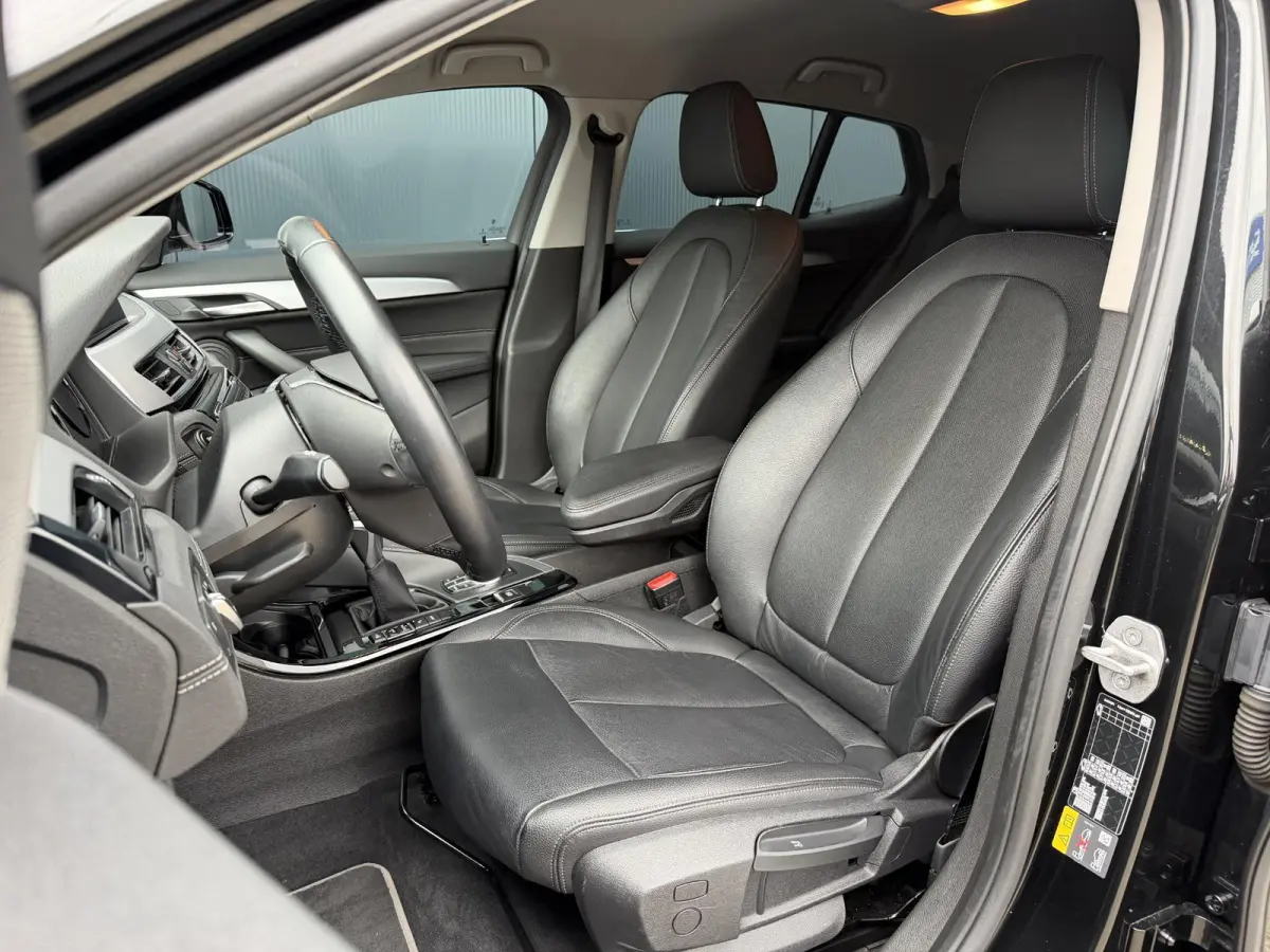 xDrive25e 18"/Leder/Harman Kardon/Camera/Apple Carplay & Android Auto