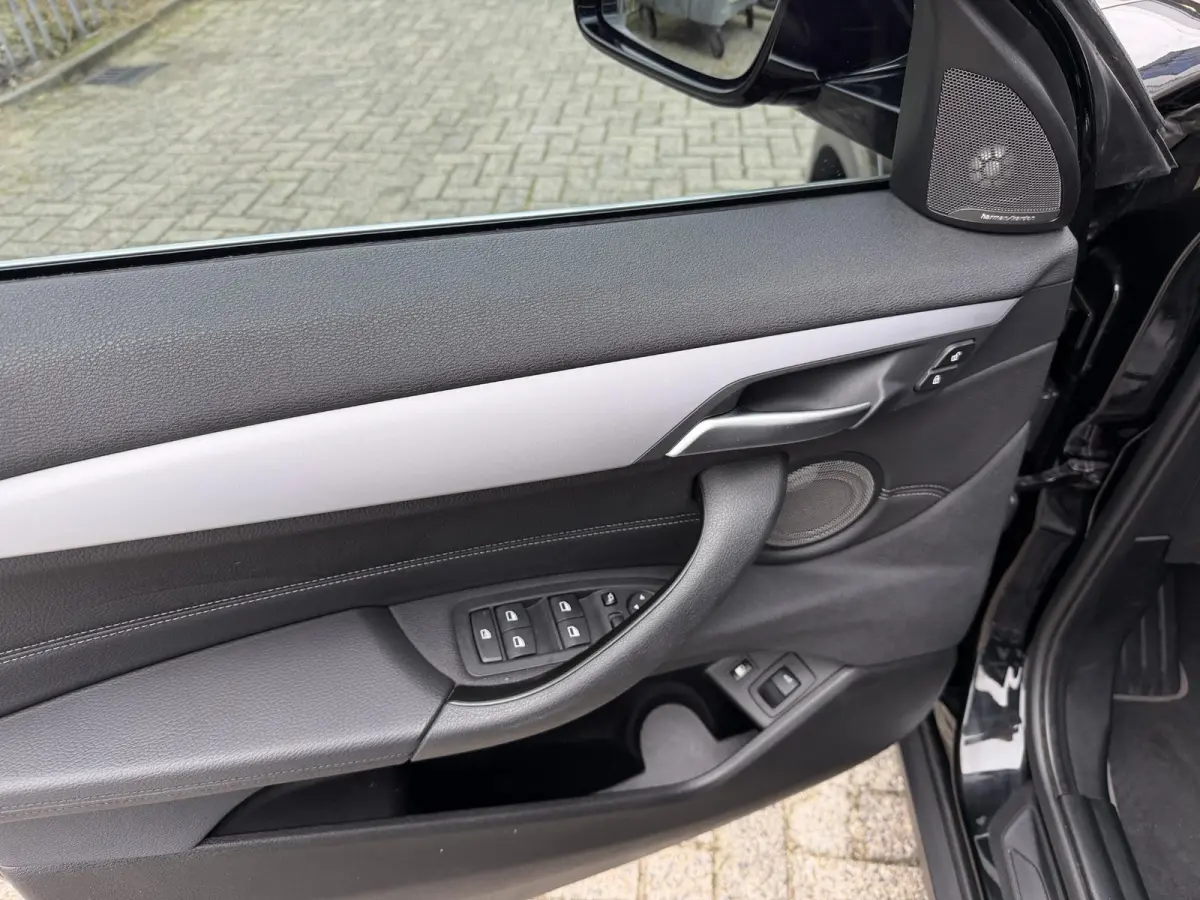 xDrive25e 18"/Leder/Harman Kardon/Camera/Apple Carplay & Android Auto