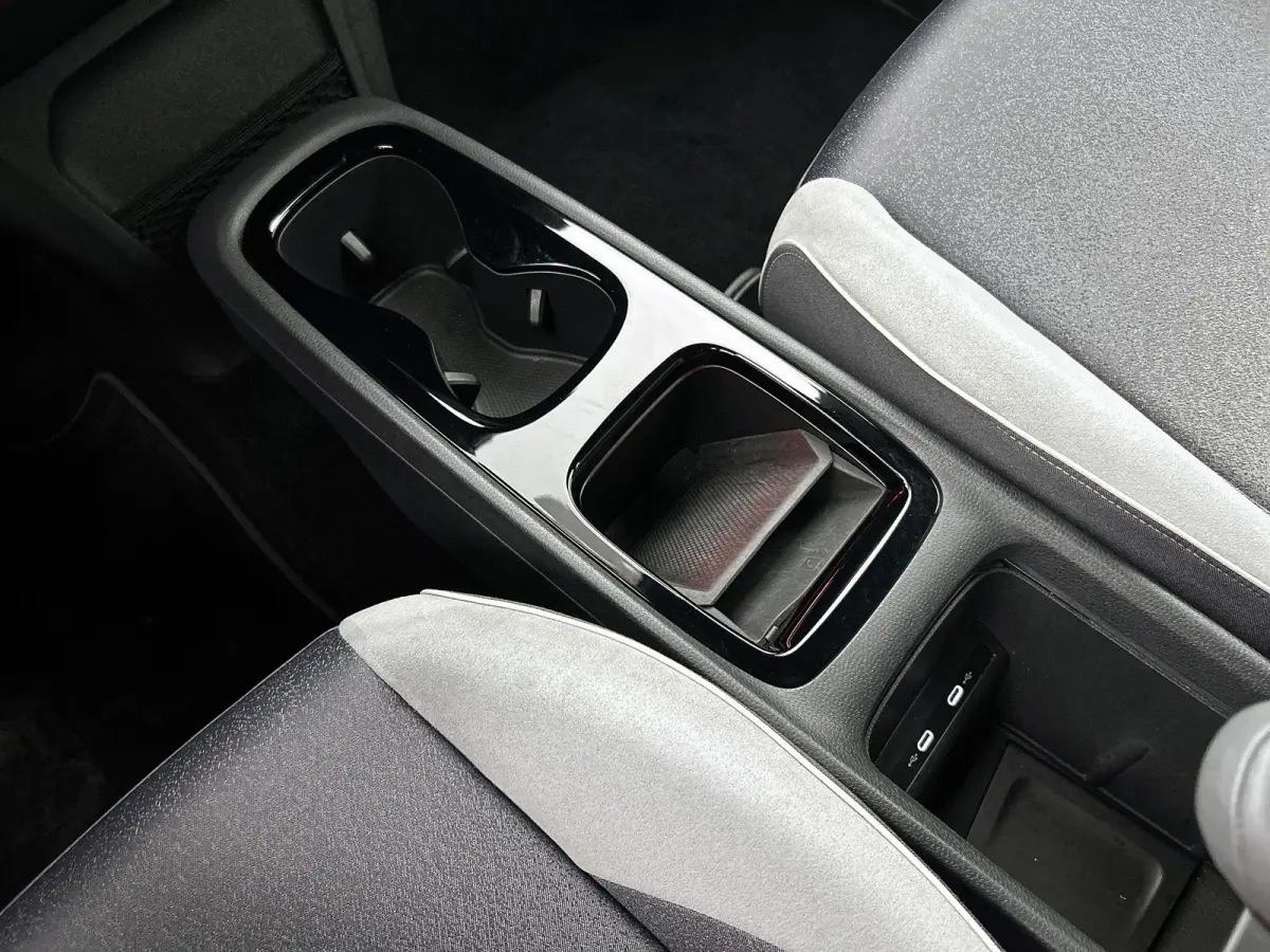 First Plus 58 kWh | 204 PK | SoH 91,21% | Apple Carplay/Android Auto | navigatiesysteem full map | Achteruitrijcamera | DAB ontvanger | Cruise control adaptief met Stop&Go |