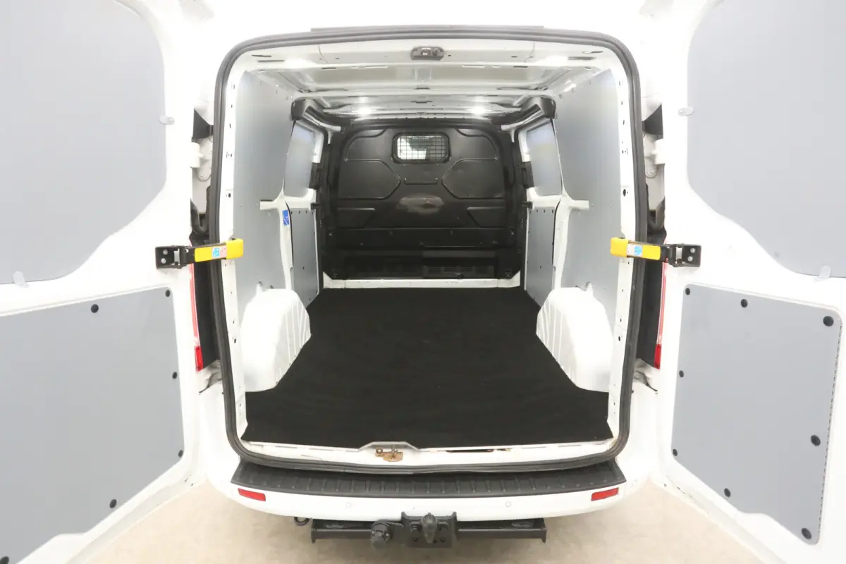 2.0 TDCI L1H1 185PK Sport | Automaat | Airco | Camera | Cruise | 3 Zits | Trekhaak | 2xSchuifdeur | Carplay
