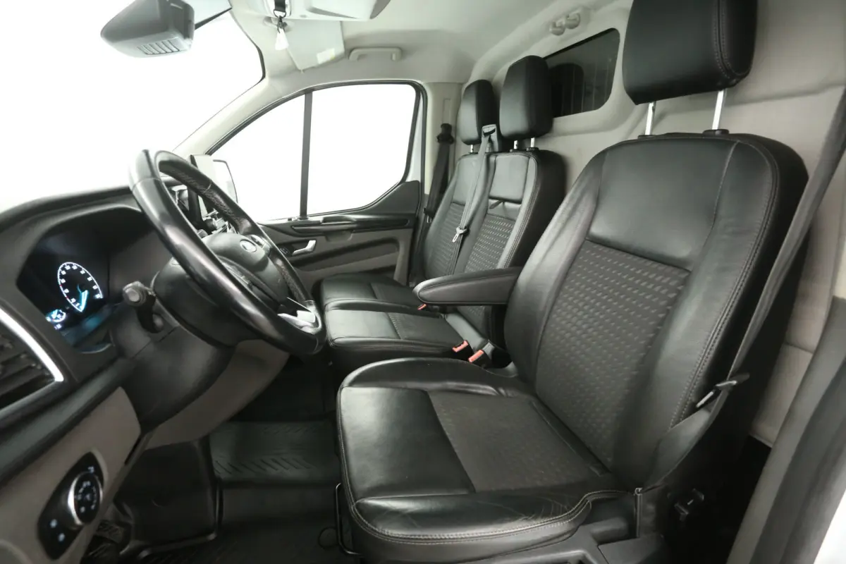 2.0 TDCI L1H1 185PK Sport | Automaat | Airco | Camera | Cruise | 3 Zits | Trekhaak | 2xSchuifdeur | Carplay