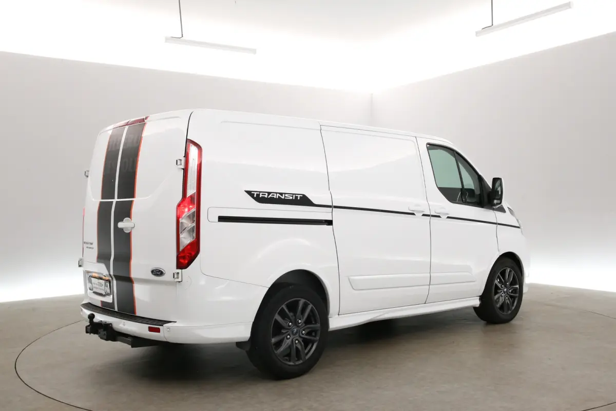 2.0 TDCI L1H1 185PK Sport | Automaat | Airco | Camera | Cruise | 3 Zits | Trekhaak | 2xSchuifdeur | Carplay