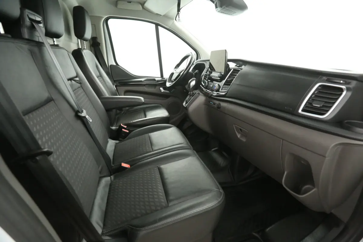 2.0 TDCI L1H1 185PK Sport | Automaat | Airco | Camera | Cruise | 3 Zits | Trekhaak | 2xSchuifdeur | Carplay