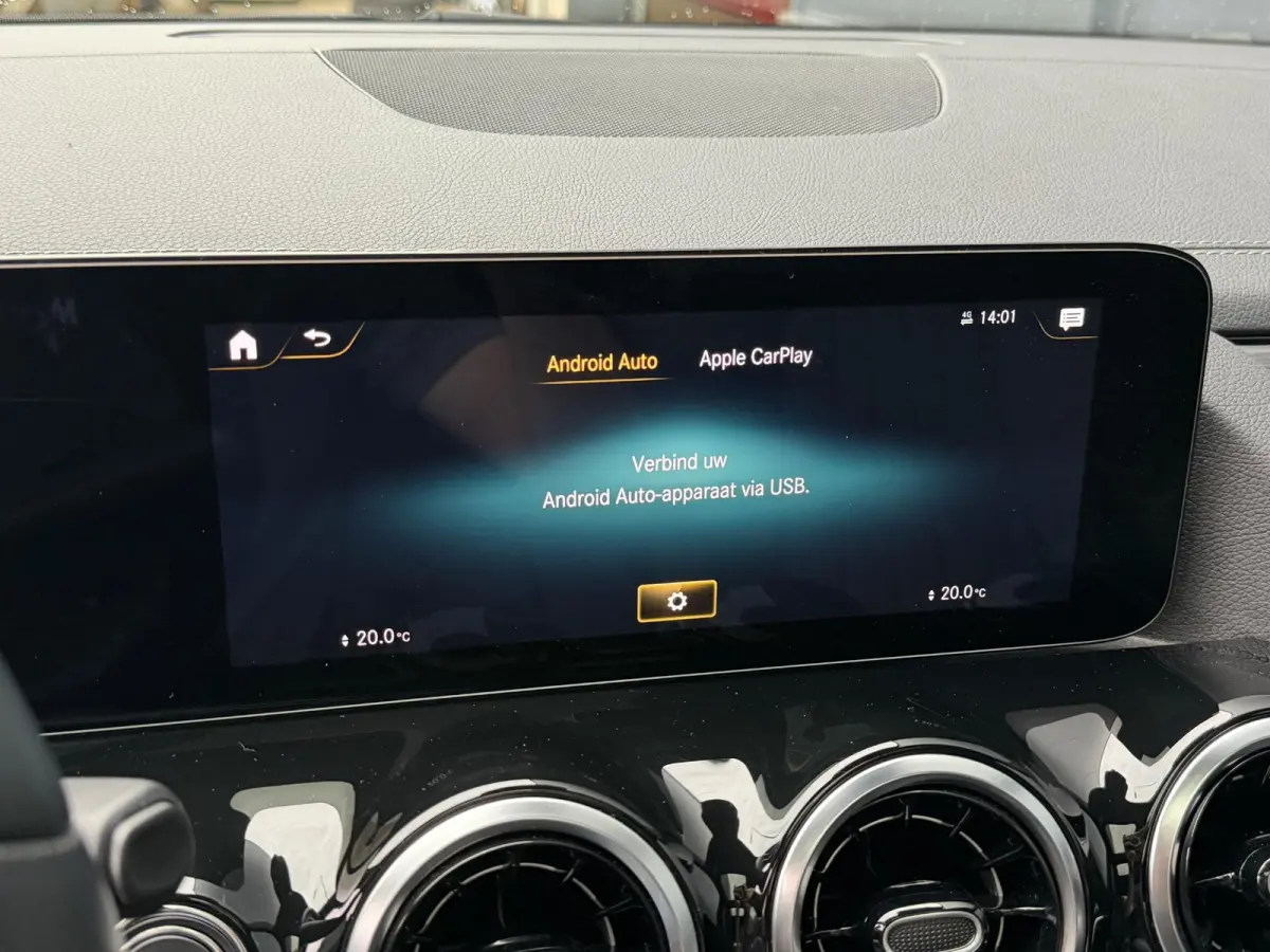 250 e 17"/Leder/Panoramadak/Stoel + stuurverwarming/Camera/PDC v+a/Apple Carplay & Android Auto