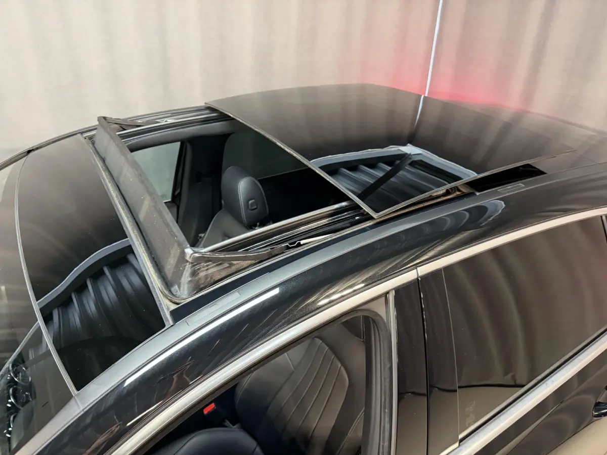 250 e 17"/Leder/Panoramadak/Stoel + stuurverwarming/Camera/PDC v+a/Apple Carplay & Android Auto