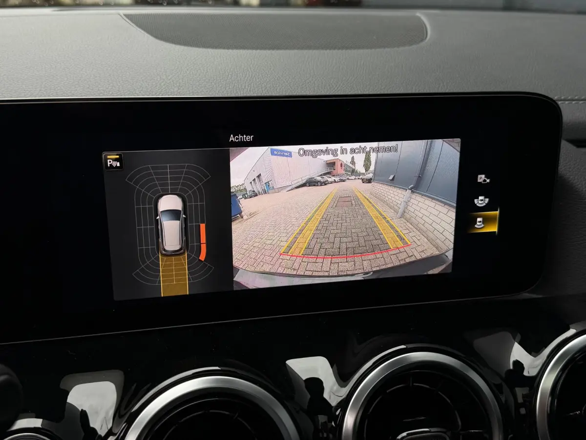 250 e 17"/Leder/Panoramadak/Stoel + stuurverwarming/Camera/PDC v+a/Apple Carplay & Android Auto