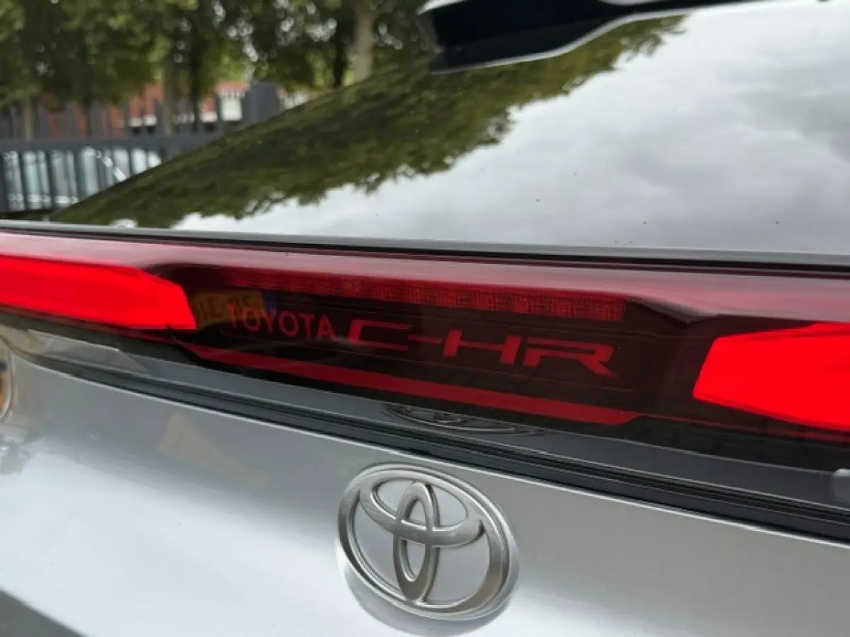 1.8 Hybrid 140 First Edition Pano LED Full options!