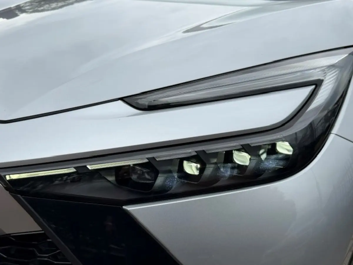 1.8 Hybrid 140 First Edition Pano LED Full options!