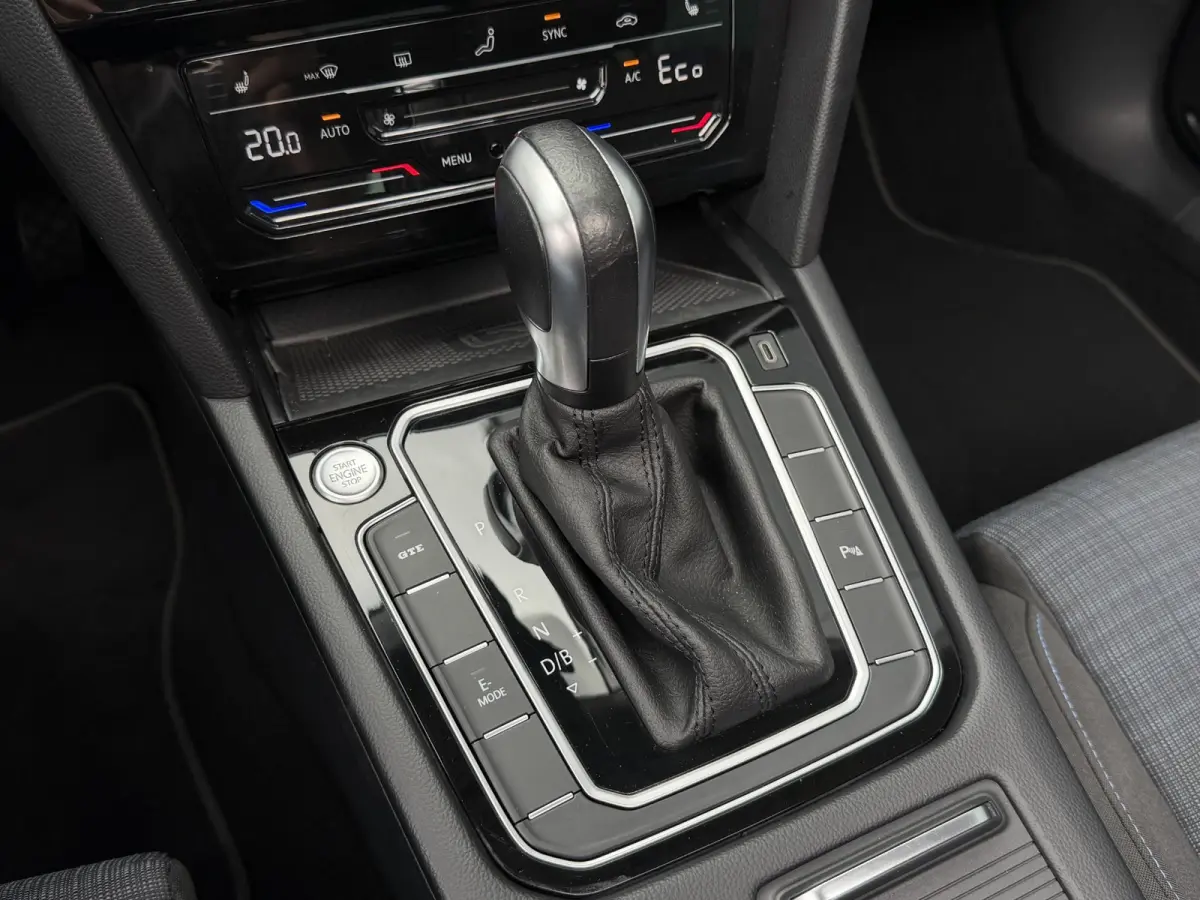 1.4 TSI PHEV GTE Business 18"/Panoramadak/Trekhaak/Camera/PDC v+a/Elektrische klep/Apple Carplay & Android Auto