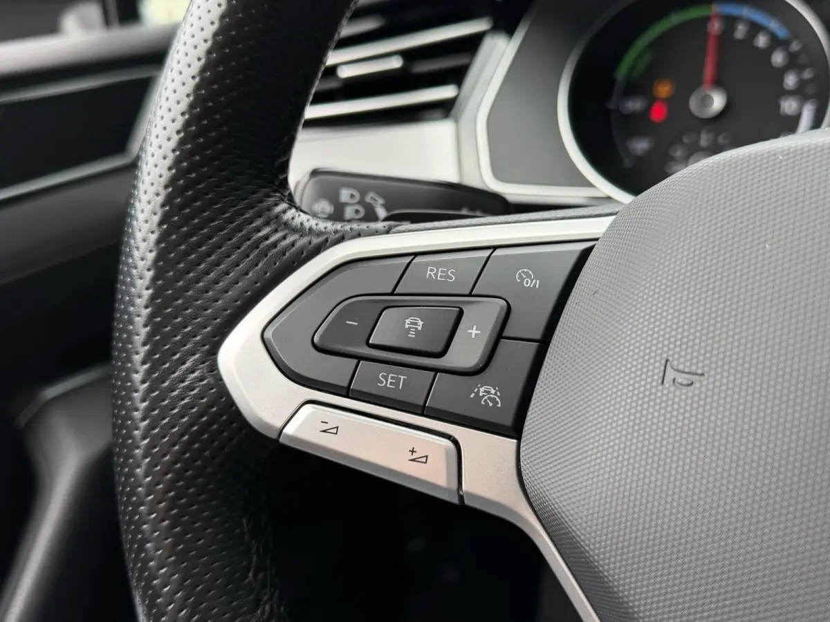 1.4 TSI PHEV GTE Business 18"/Panoramadak/Trekhaak/Camera/PDC v+a/Elektrische klep/Apple Carplay & Android Auto
