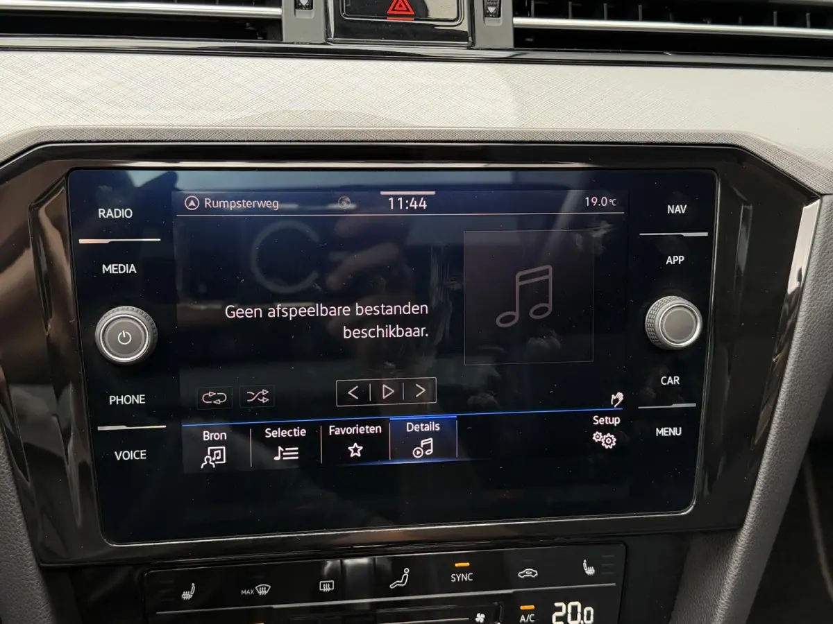 1.4 TSI PHEV GTE Business 18"/Panoramadak/Trekhaak/Camera/PDC v+a/Elektrische klep/Apple Carplay & Android Auto
