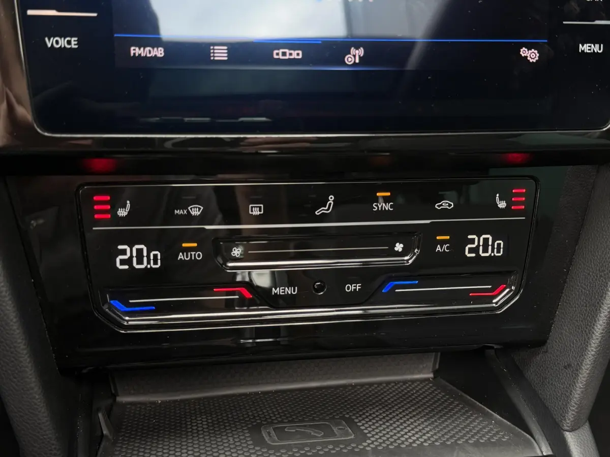 1.4 TSI PHEV GTE Business 18"/Panoramadak/Trekhaak/Camera/PDC v+a/Elektrische klep/Apple Carplay & Android Auto