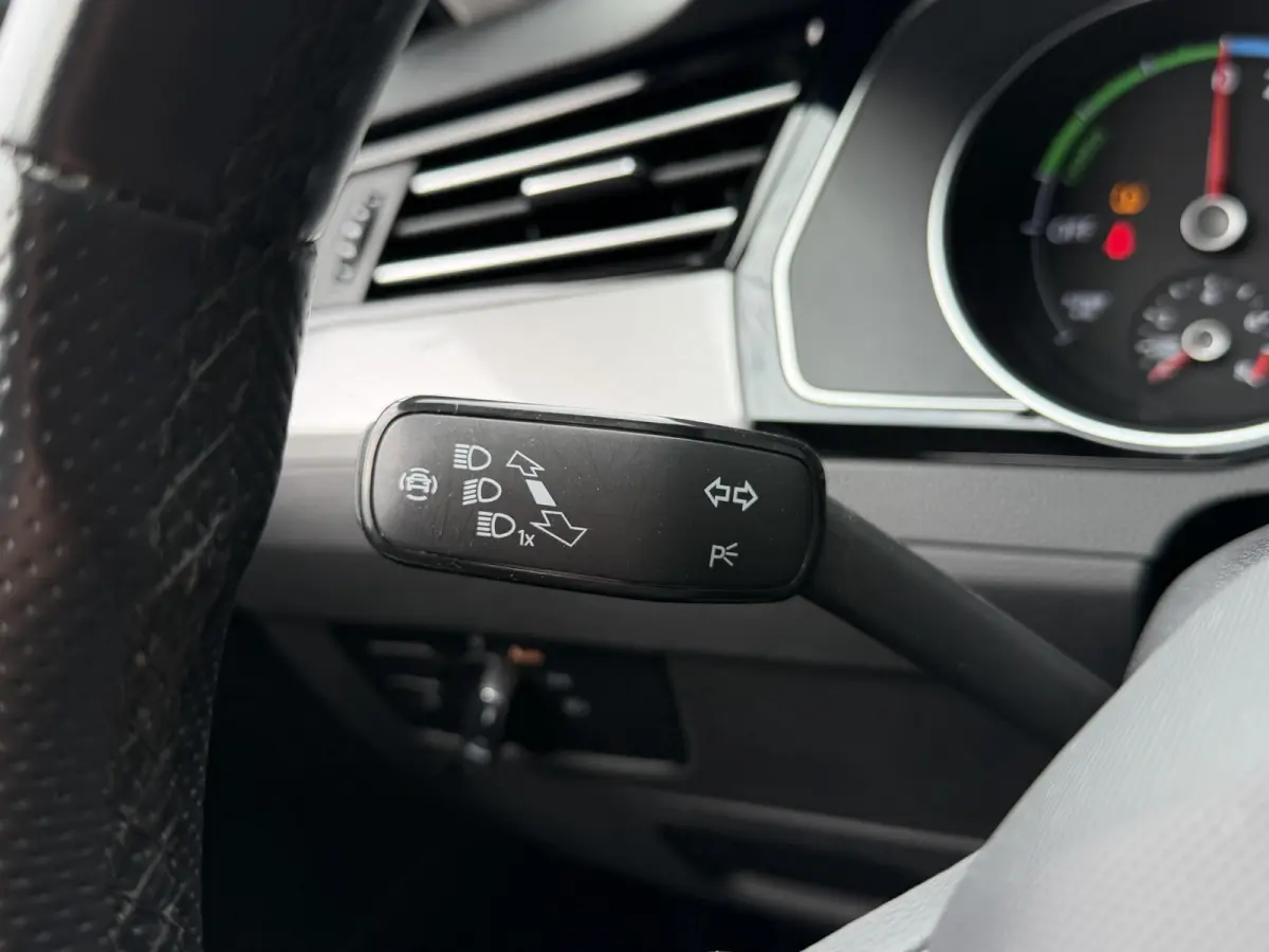 1.4 TSI PHEV GTE Business 18"/Panoramadak/Trekhaak/Camera/PDC v+a/Elektrische klep/Apple Carplay & Android Auto