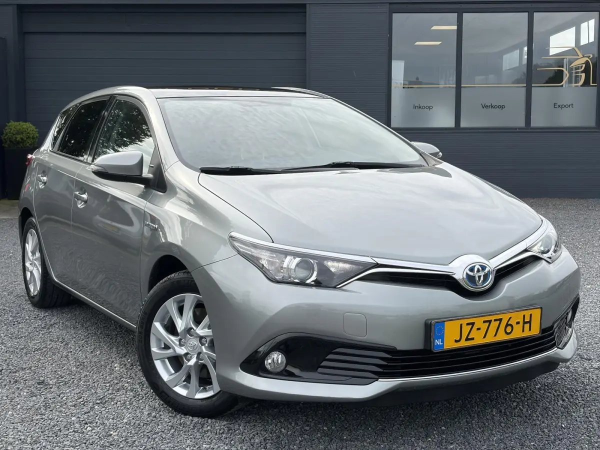 1.8 Hybrid Trend ✓Dealer Onderhouden✓2e Eigenaar✓Pano✓Trekhaak✓Camera✓Navi✓Clima✓Cruise✓Lm velgen✓Extra Winterset✓136pk✓N.A.P✓Apk tot 07-2027