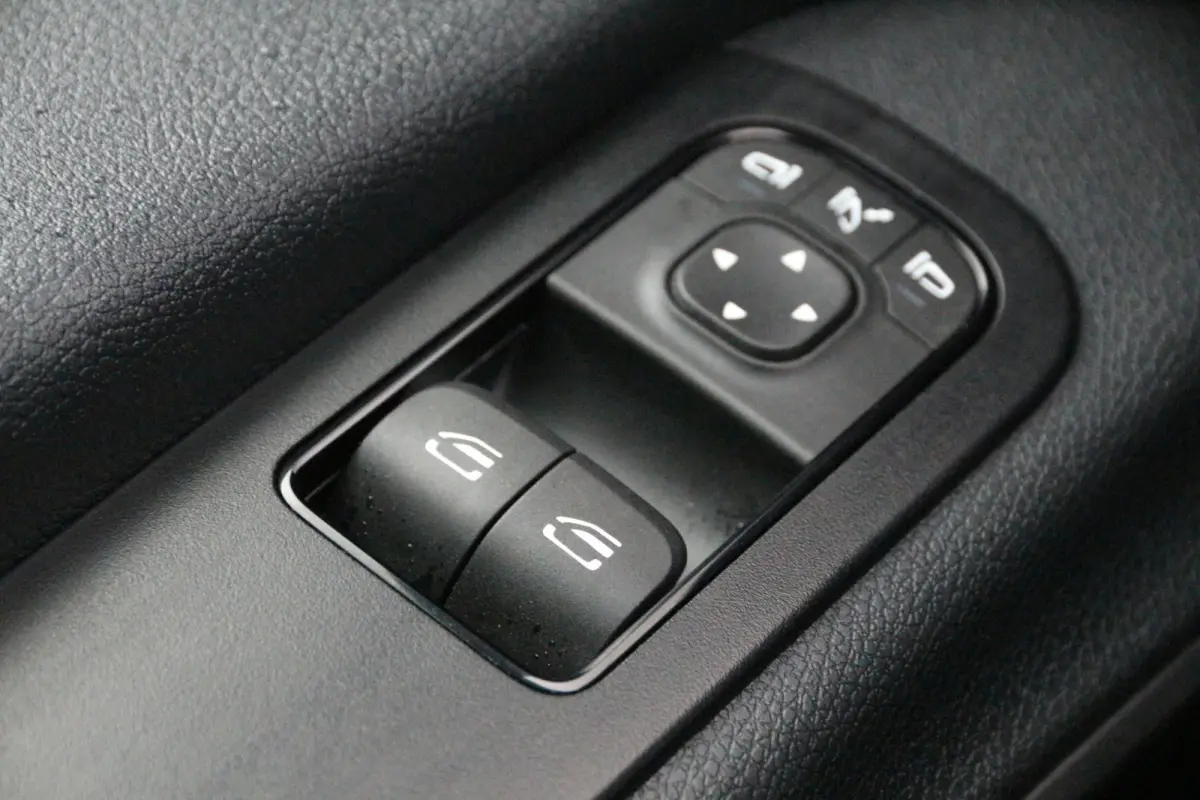317 CDI | Aut. | RWD | L2H2 | Navi | Camera | Clima..
