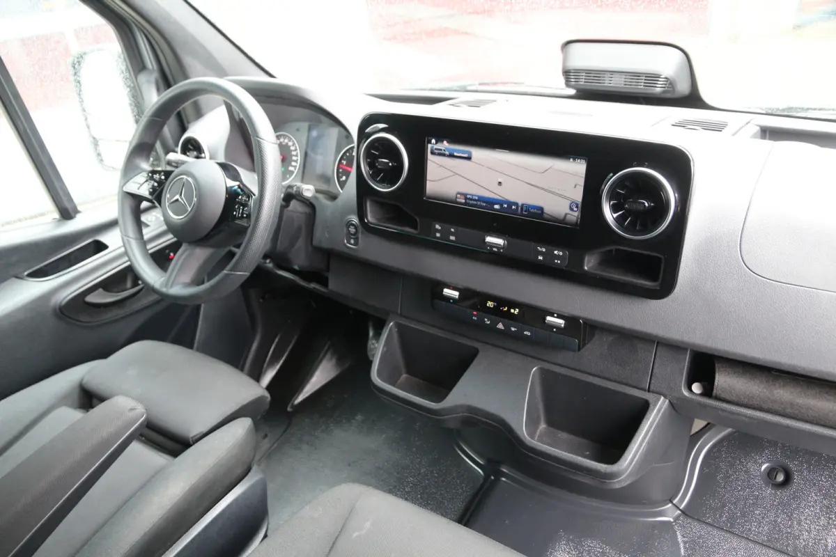 317 CDI | Aut. | RWD | L2H2 | Navi | Camera | Clima..