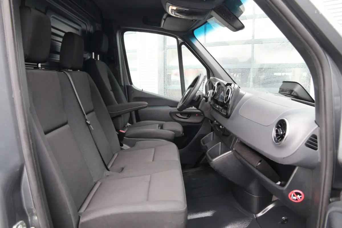 317 CDI | Aut. | RWD | L2H2 | Navi | Camera | Clima..