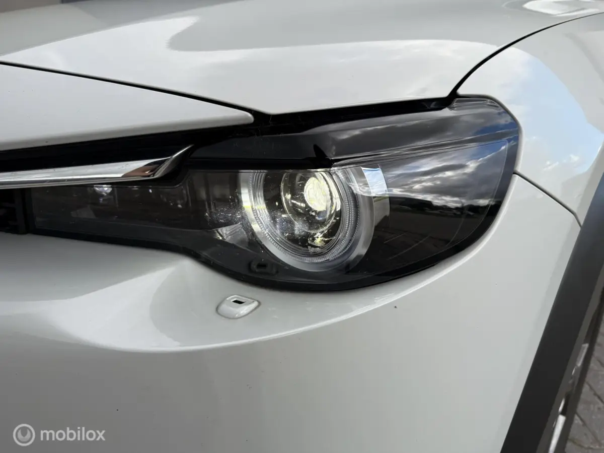 e-SkyActiv 145 Comfort | SOH 93%| HUD | Memory | Camera | 18” | Ceramic