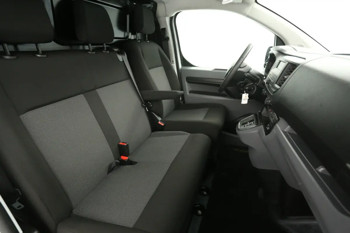 75 kWh L3H1 Long Range | Snelladen | SOH 94% | Airco | Cruise | 3 Zits | Parkeersens.