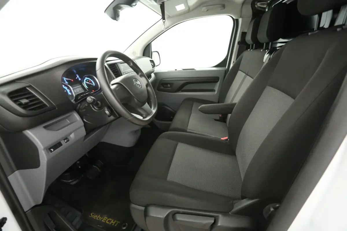 75 kWh L3H1 Long Range | Snelladen | SOH 94% | Airco | Cruise | 3 Zits | Parkeersens.