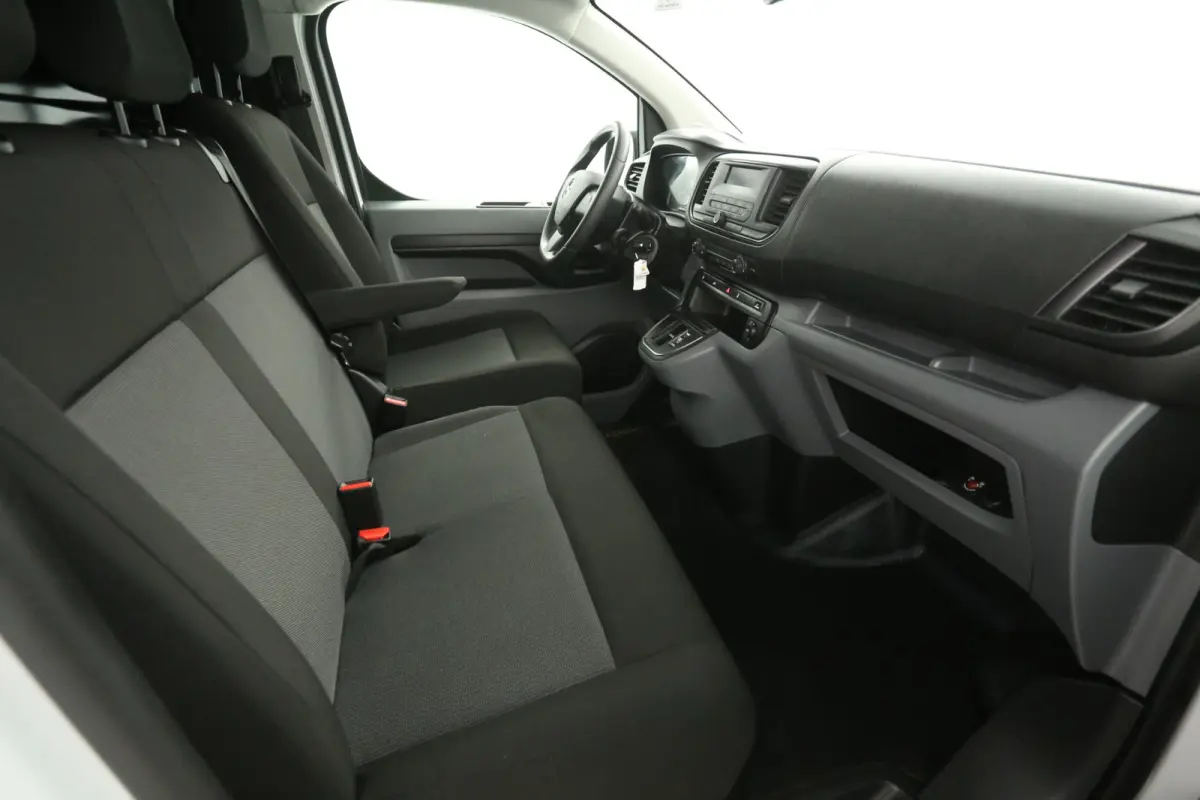 75 kWh L3H1 Long Range | Snelladen | SOH 94% | Airco | Cruise | 3 Zits | Parkeersens.